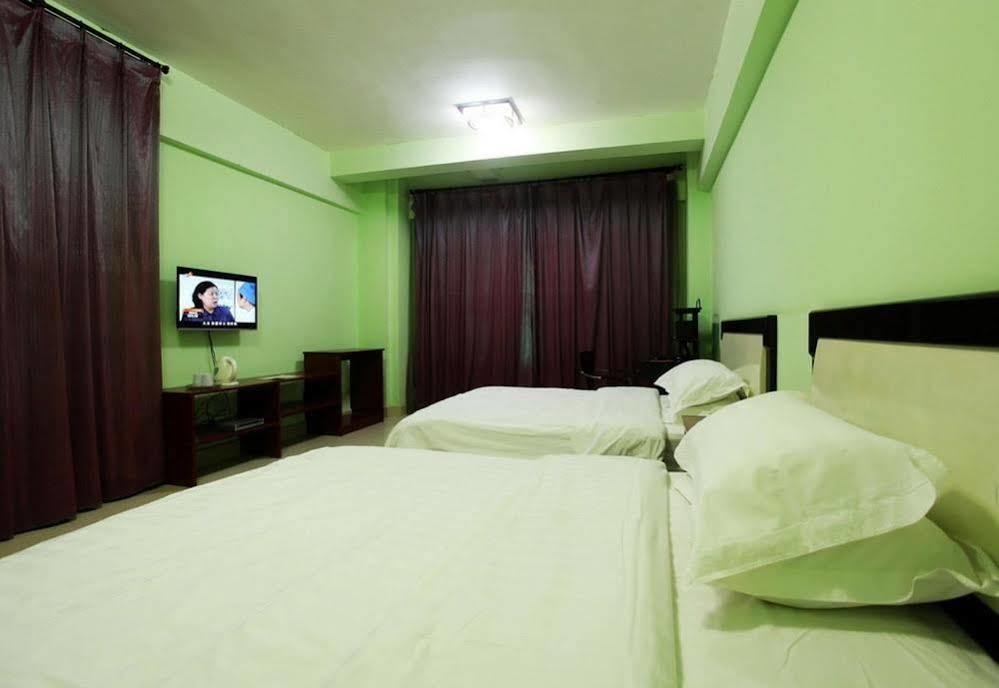 Taohuayuan Apartment Hotel Наньнин Экстерьер фото