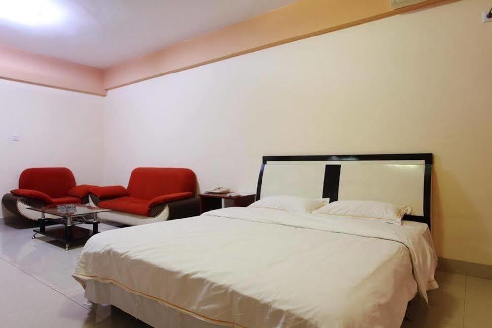 Taohuayuan Apartment Hotel Наньнин Экстерьер фото